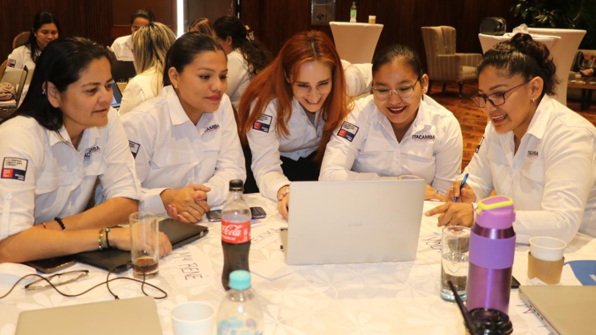 Mujer Itacamba impulsa el liderazgo femenino y fortalece el desarrollo de talento en la organización